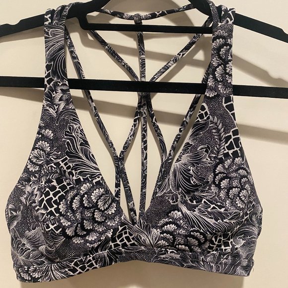 lululemon athletica Other - Lululemon, Size 6 Sports Bra